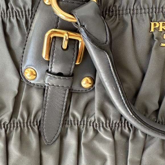 Prada - Grey Tessuto Gaufre Nylon - Crossbody Bag - Picture 4 of 16